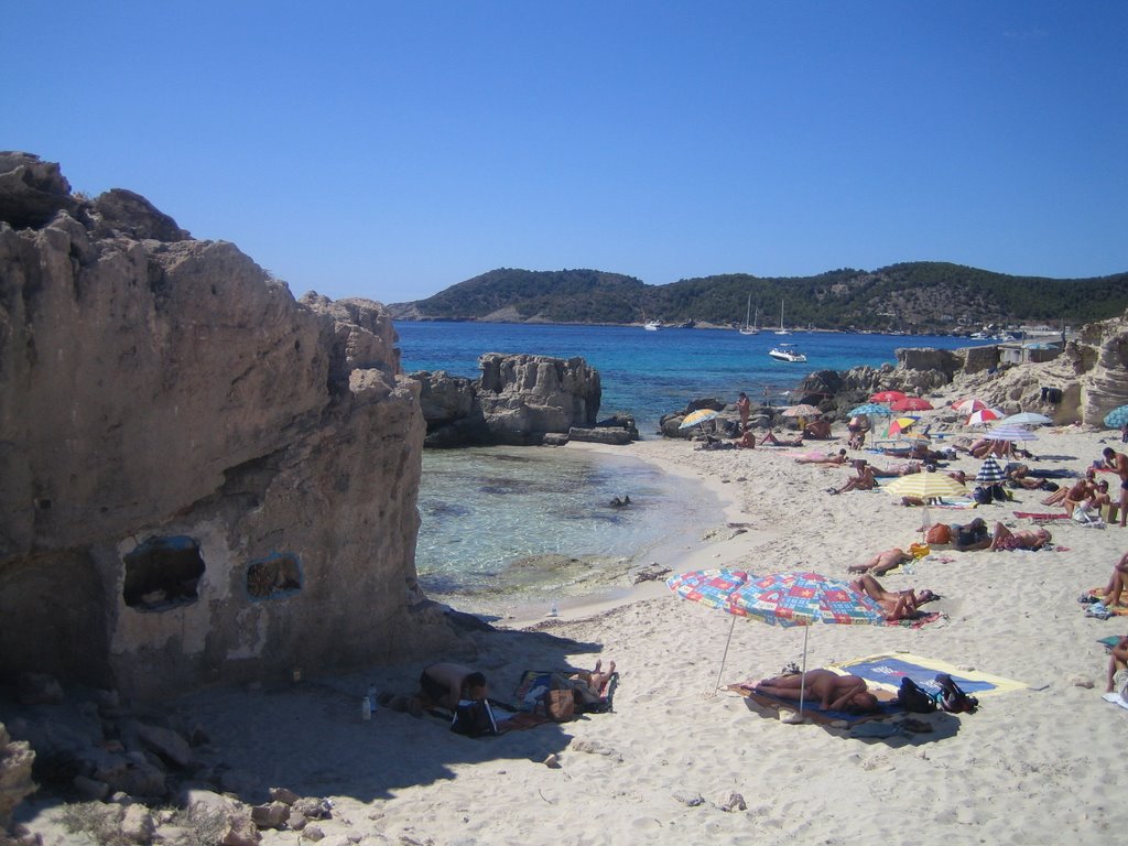 Gay beach Cala Pluma september by ibizaislagay