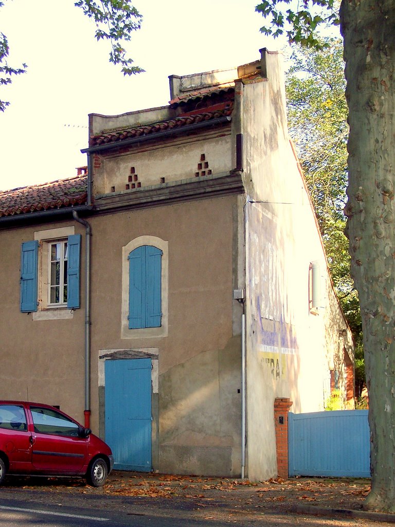 MARSSAC - pigeonnier-grenier route d'ALBI. by Jean THIERS