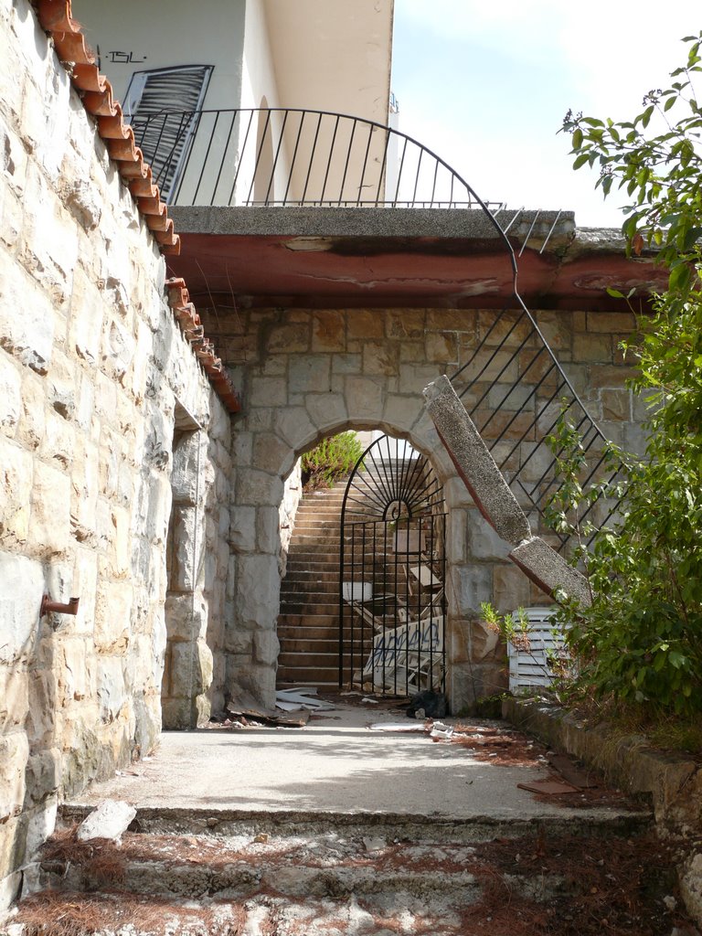 Abandoned Hotel Jadran, Tučepi by Suchosh