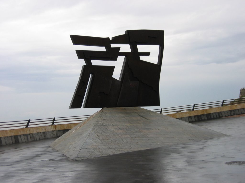 Escultura Nordeste Gijon by tdi100cv