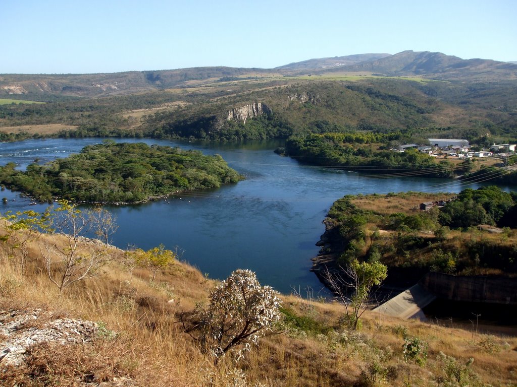 Vista do Rio Grande, em Furnas by S. F. da Costa