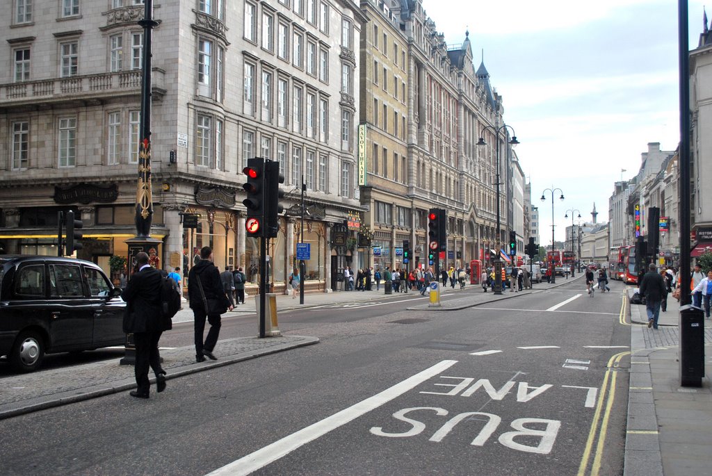 London - Strand [11.09.2008] by Jordi Peralta