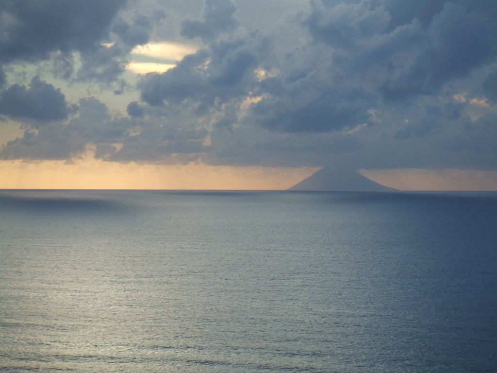 Stromboli da Capo Vaticano by ninorc