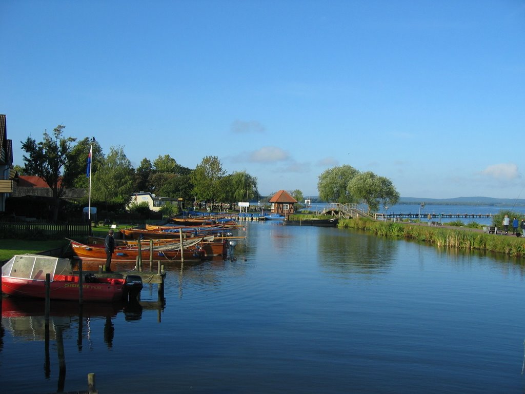 Ein stiller Morgen im September by Ralf-Jochen Brand