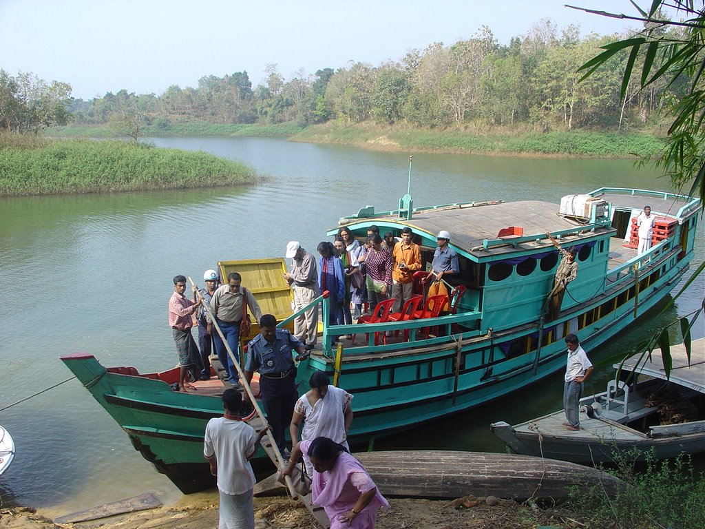 UN staff on the project work by Kaushik Biswas