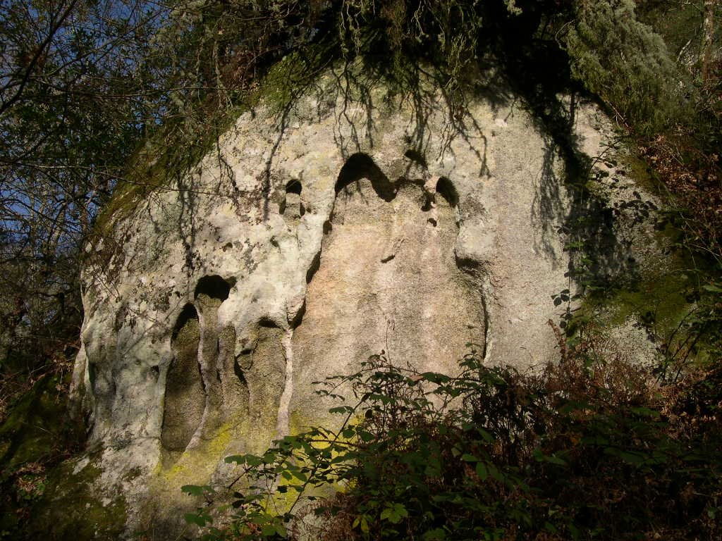 "huellas "en la roca, feunte de San Benito by Susana Blanco Pérez