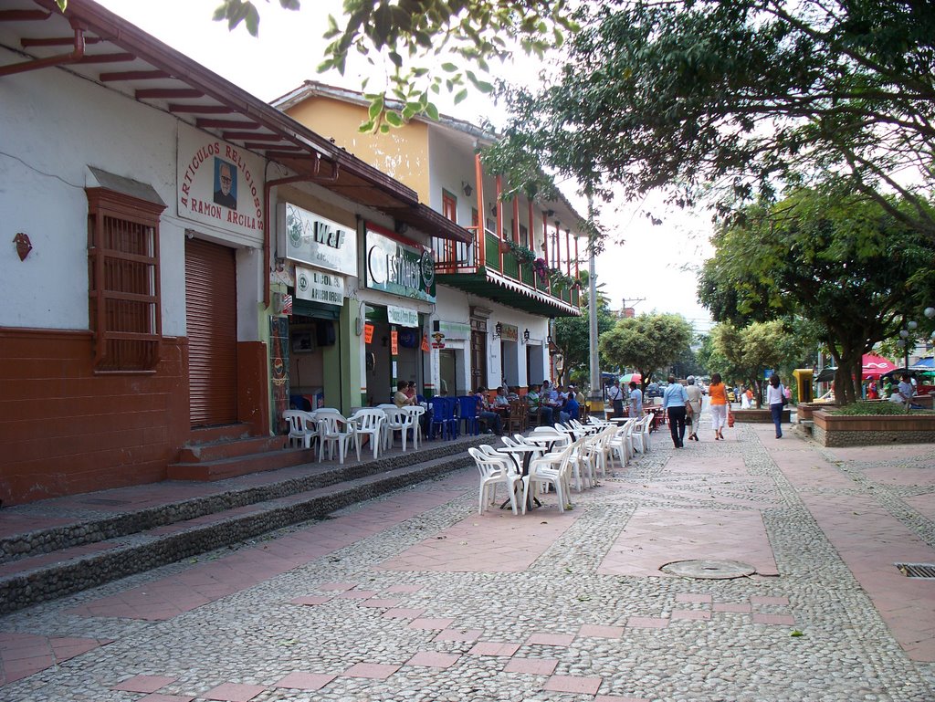 COSTADO DEL PARQUE by HERNANDO  MARTINEZ ALVAREZ