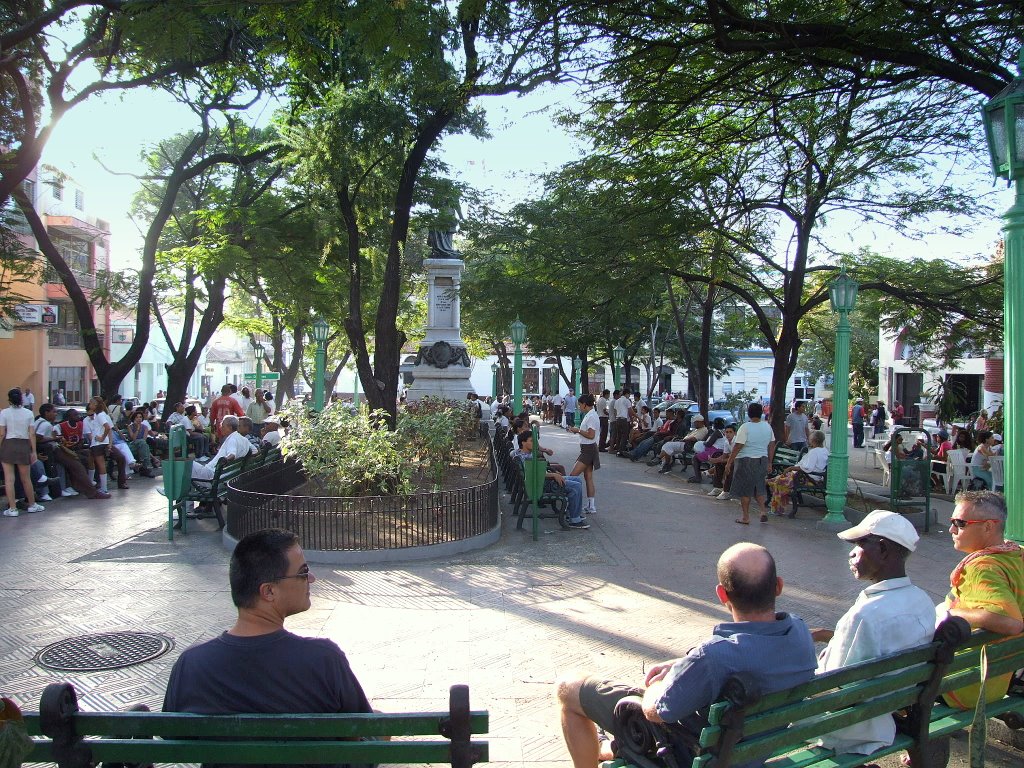 Parque Dolores, Santiago de Cuba, Cuba, Février 2008 by Christian Claveau