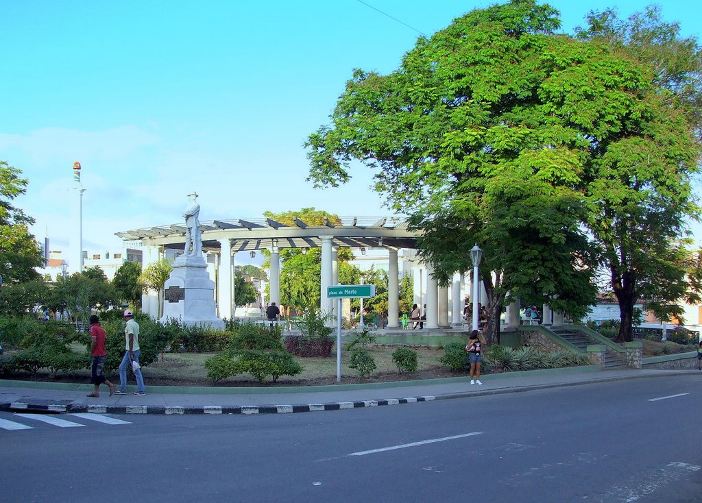 Plaza de Marte, Santiago de Cuba, Cuba, Février 2008 by Christian Claveau