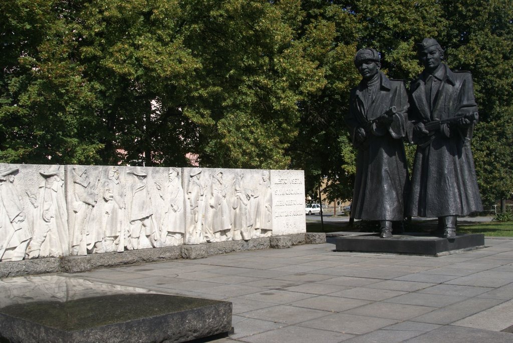 Vsetín - Náměstí Svobody - View North on Communist War Memorial by txllxt