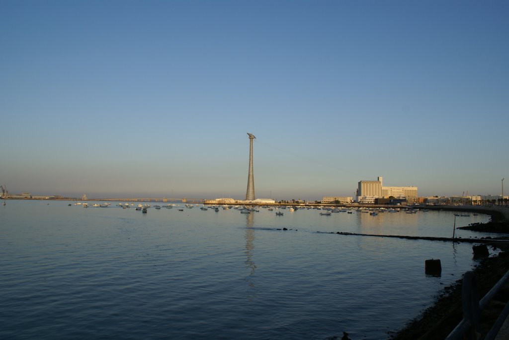 Torre de Alta Tensión bahía de Cádiz by Mikel Morales