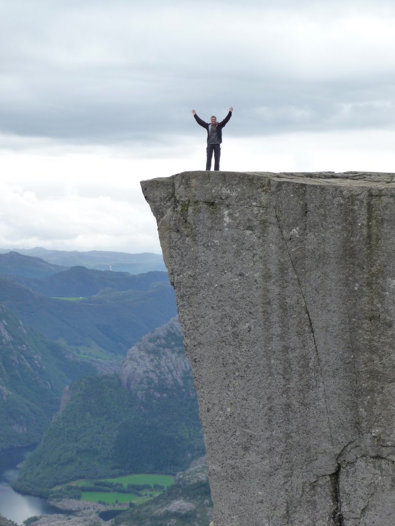 Preikestolen by brenndorfler