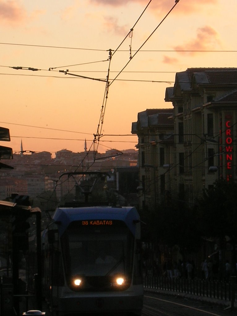 Tram arriving in Laleli-Universite Station by thisgalanis