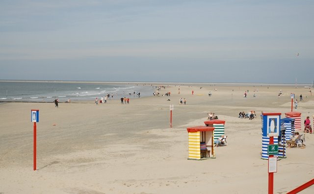 Borkum, Strand by Armin Engst