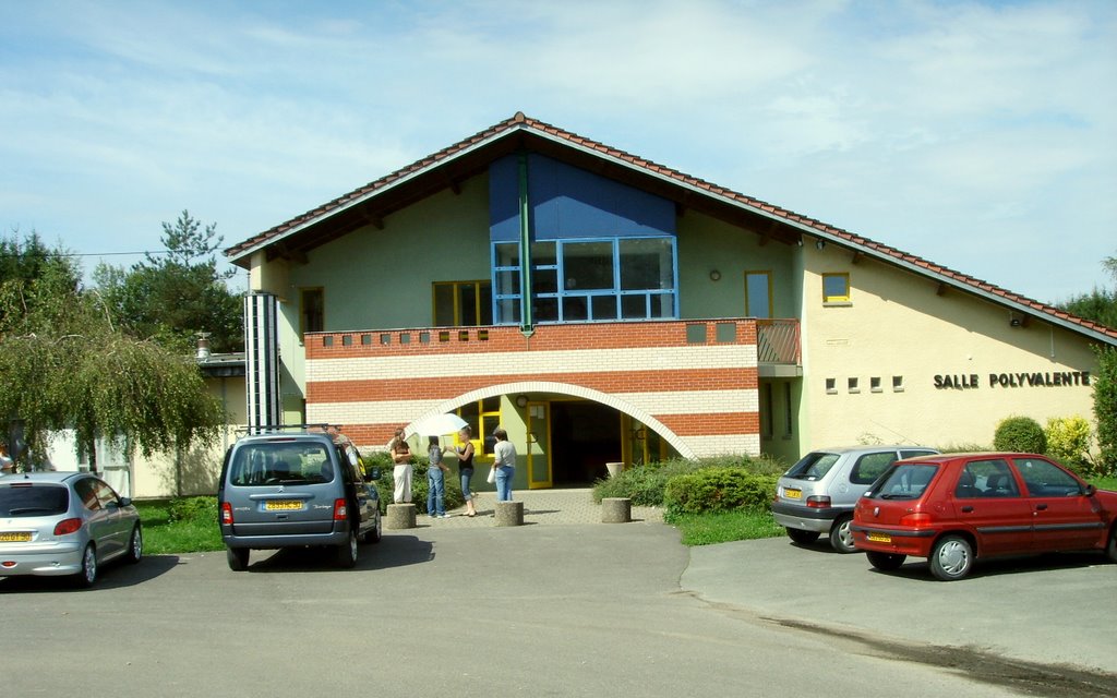 Salle Polyvalende de RECHESY by Yves BAMBERGER