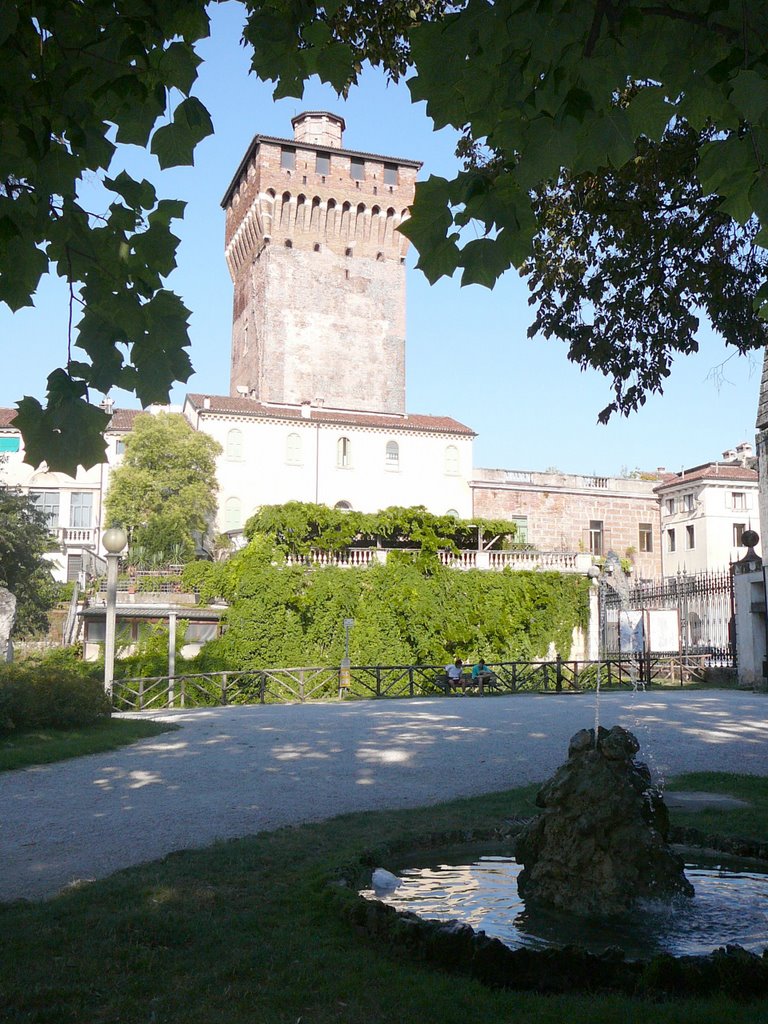 Porta Castello Vicenca by Hans-Günter Förster