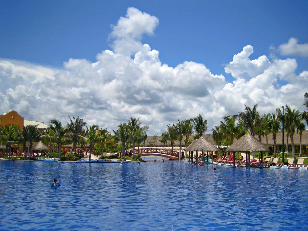 Main Pool @ Barcelo Maya Palace by Nikbrovnik