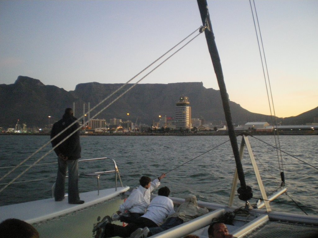 Peroni yacht entering Table Bay by Maria Wagener