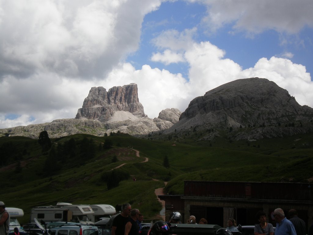 Passo Falzarego by tuzzosanlux