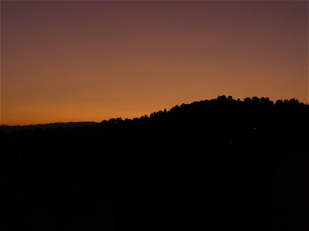 Amanecer en La Valenzana by Ivánglezcarrera