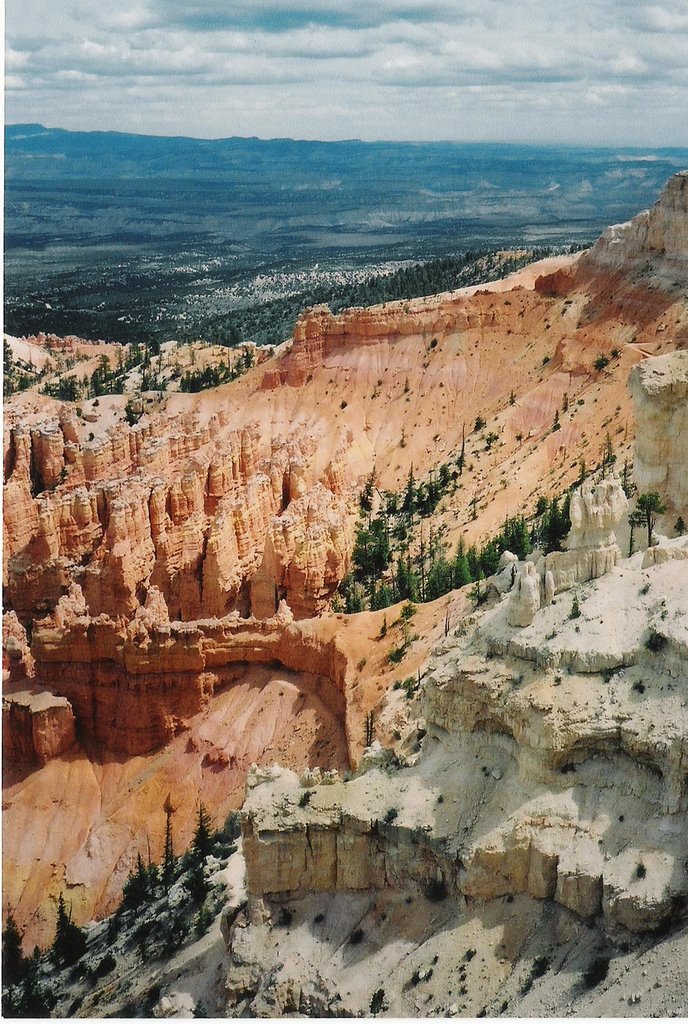 Bryce Canyon & beyond from Bryce Point by nmnc