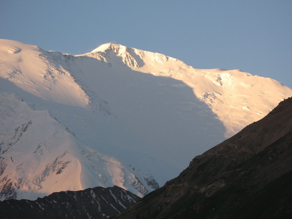 Lenin peak, sunrise by Igor Goncharov