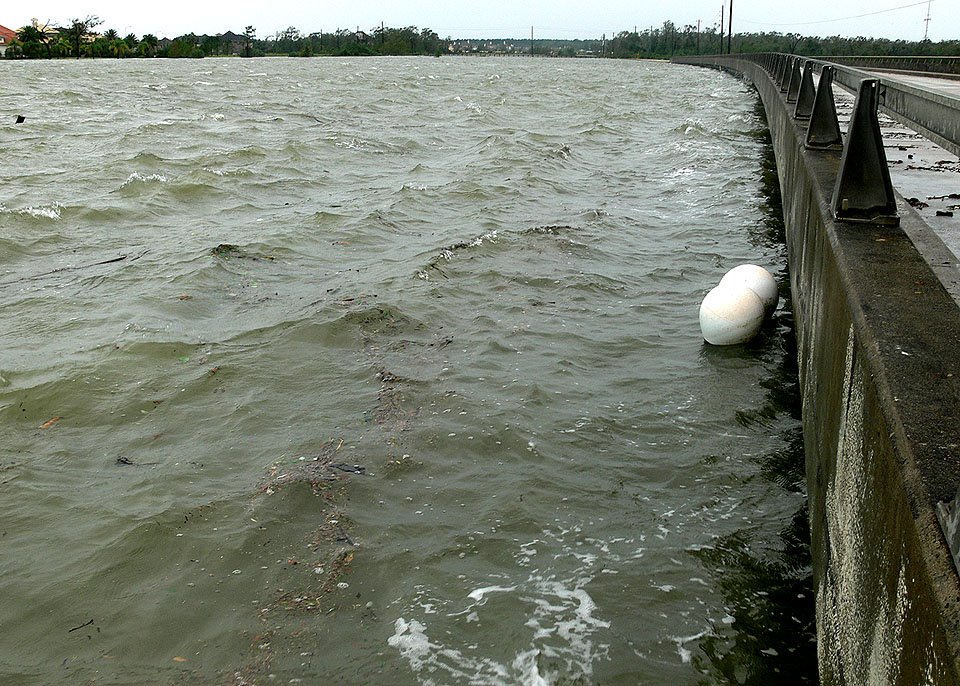 After hurricane Ike, Taylor Lake at Red Bluff bridge by jiangliu