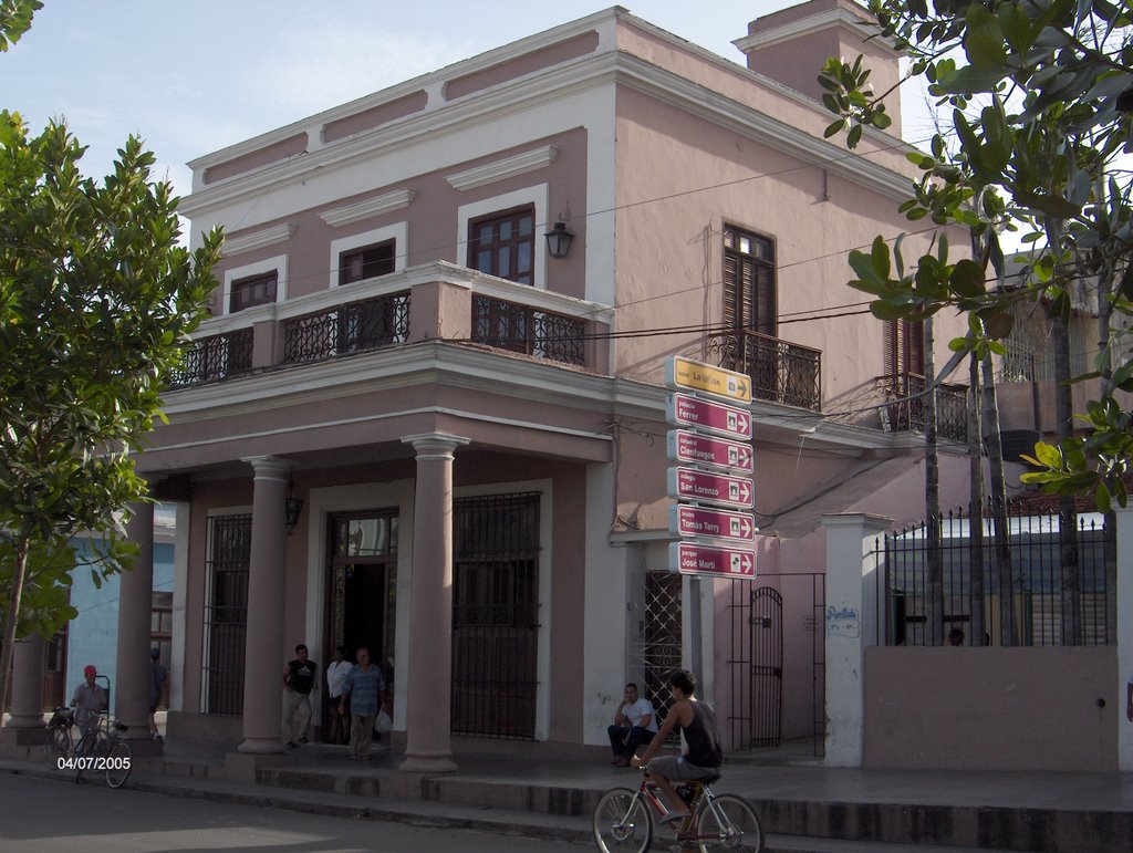 Restaurante el Pabito,Paseo del Prado. by siboneymore