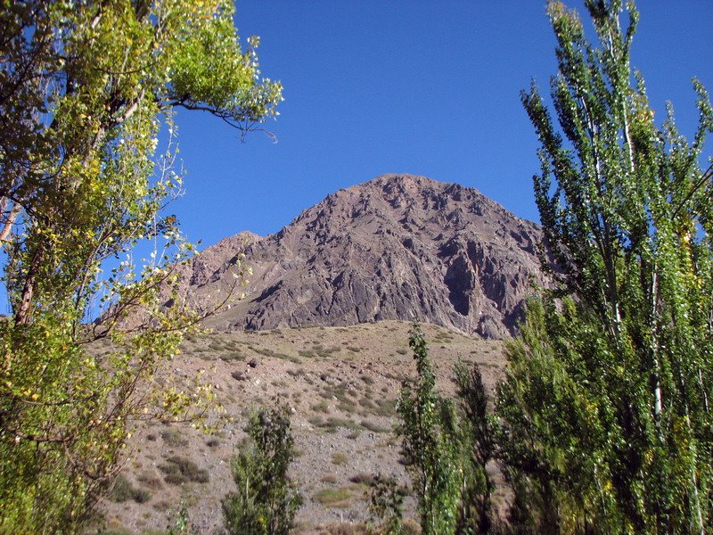 Cerro Chacaya desde Baños Morales by Lord Drake