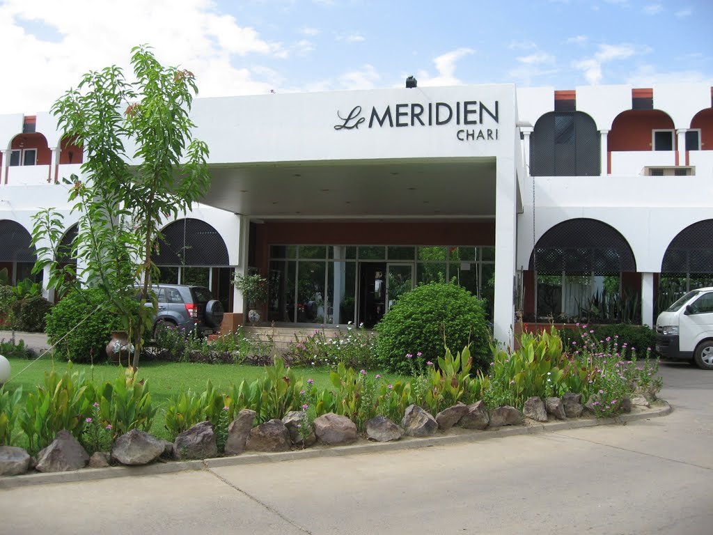 Hotel Le Meridien Chari by Frank Pámar