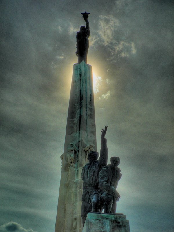 Memorial of the II. World War / A II. világháború emlékére by G. Ákos