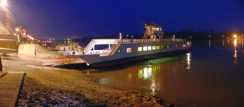 Ferry at night / Komp az éjszakában by G. Ákos