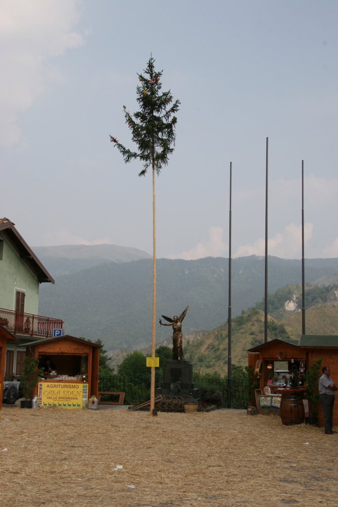 Il albero del buon auspicio by Agustin Casanova