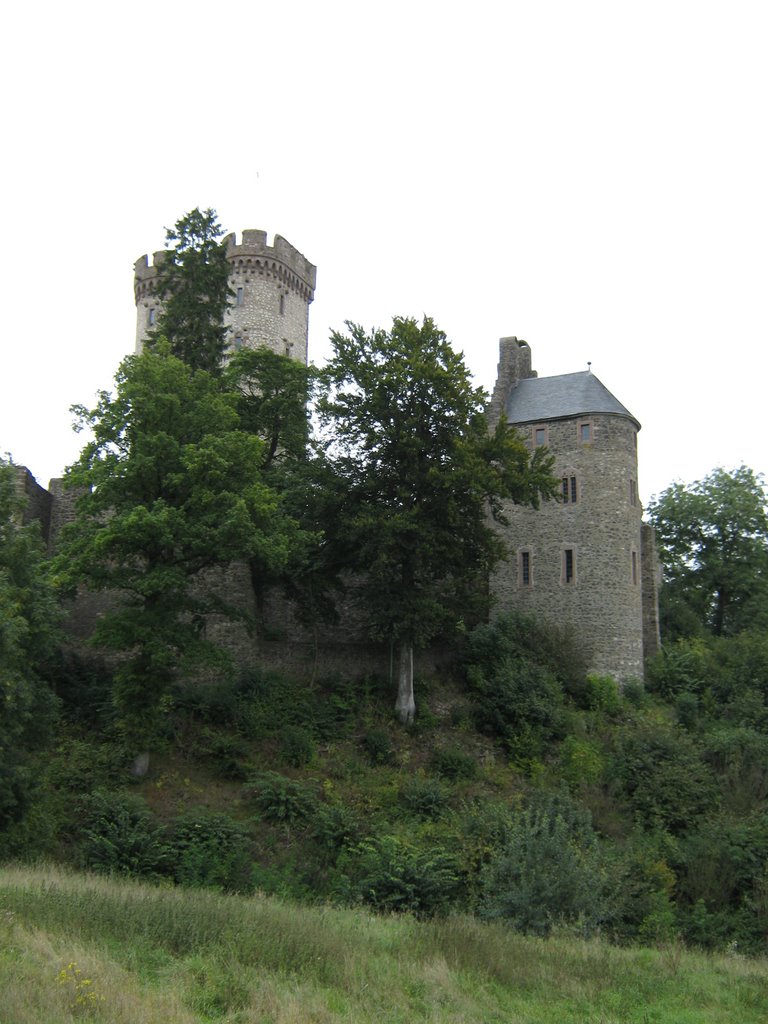 Kasselburg Pelm by randenrade