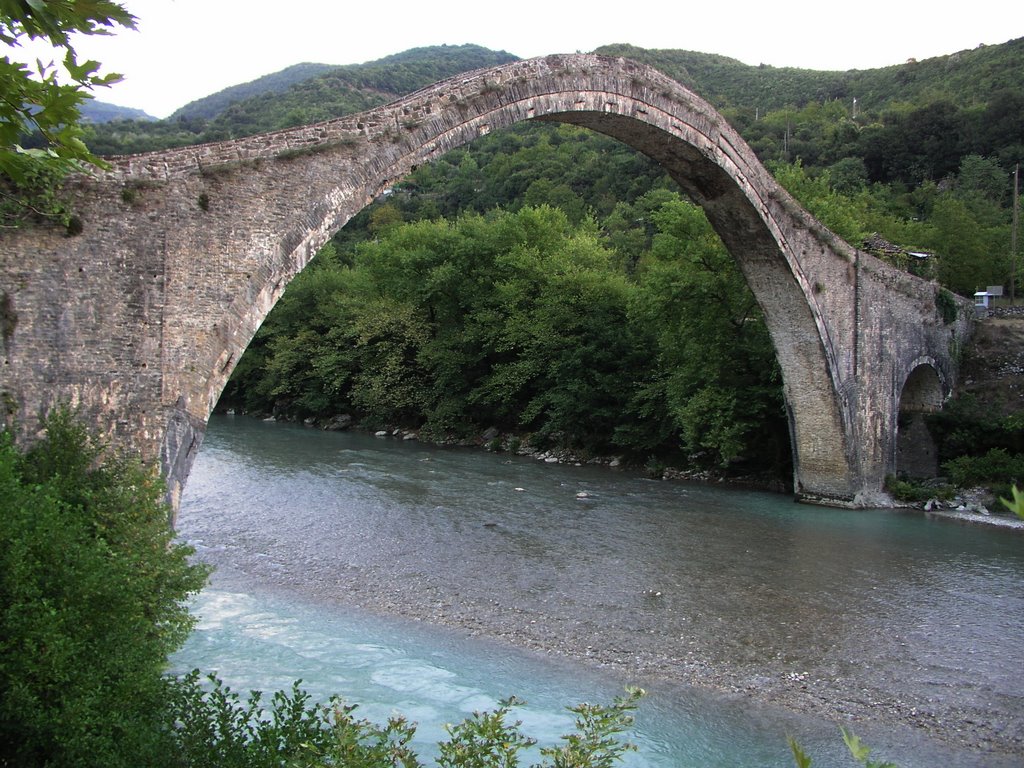 Aimilios-STONE BRIDGE OF PLAKA-ARAHTHOS-1 by Aimilios Petrou