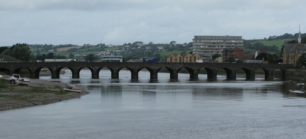 Barnstaple, River Taw, the Old Bridge by Graham Martin