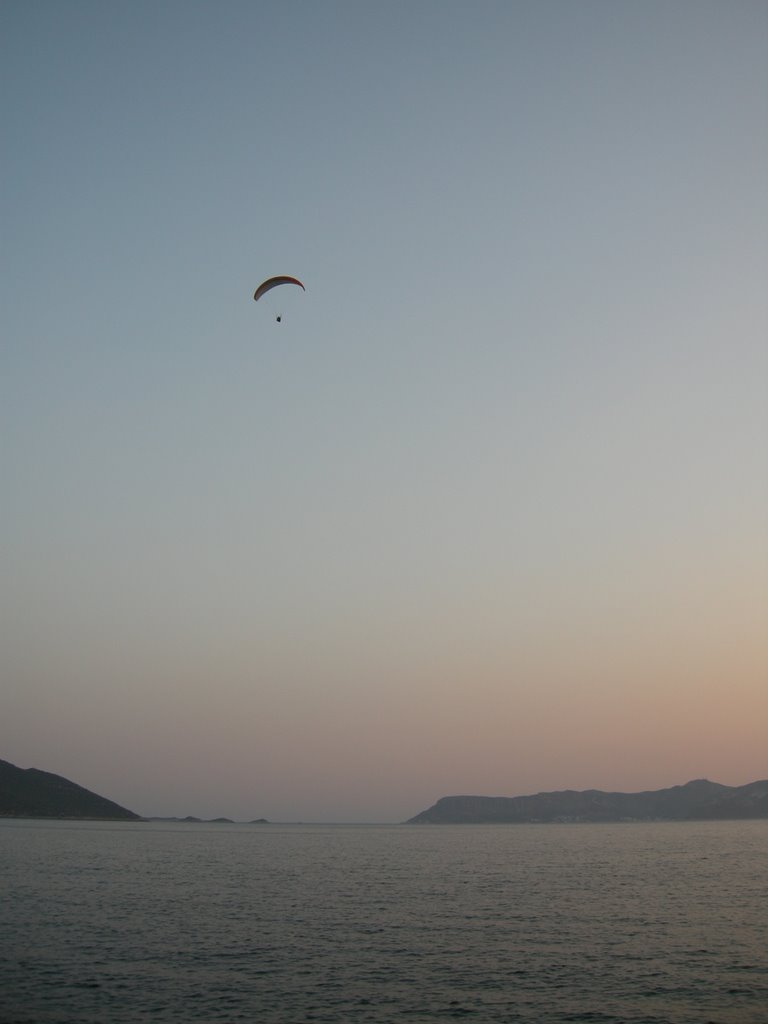 Kaş'ta yamaç paraşütü by barisseber