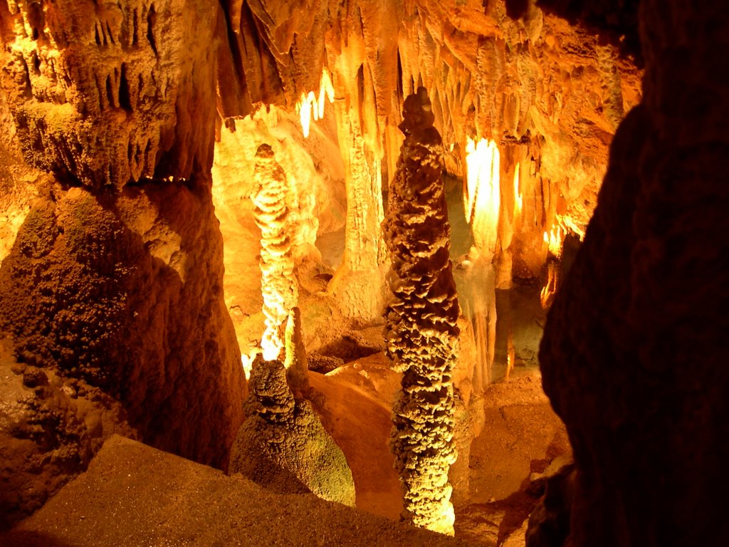 Gruta de Santo António by joaoconstantino