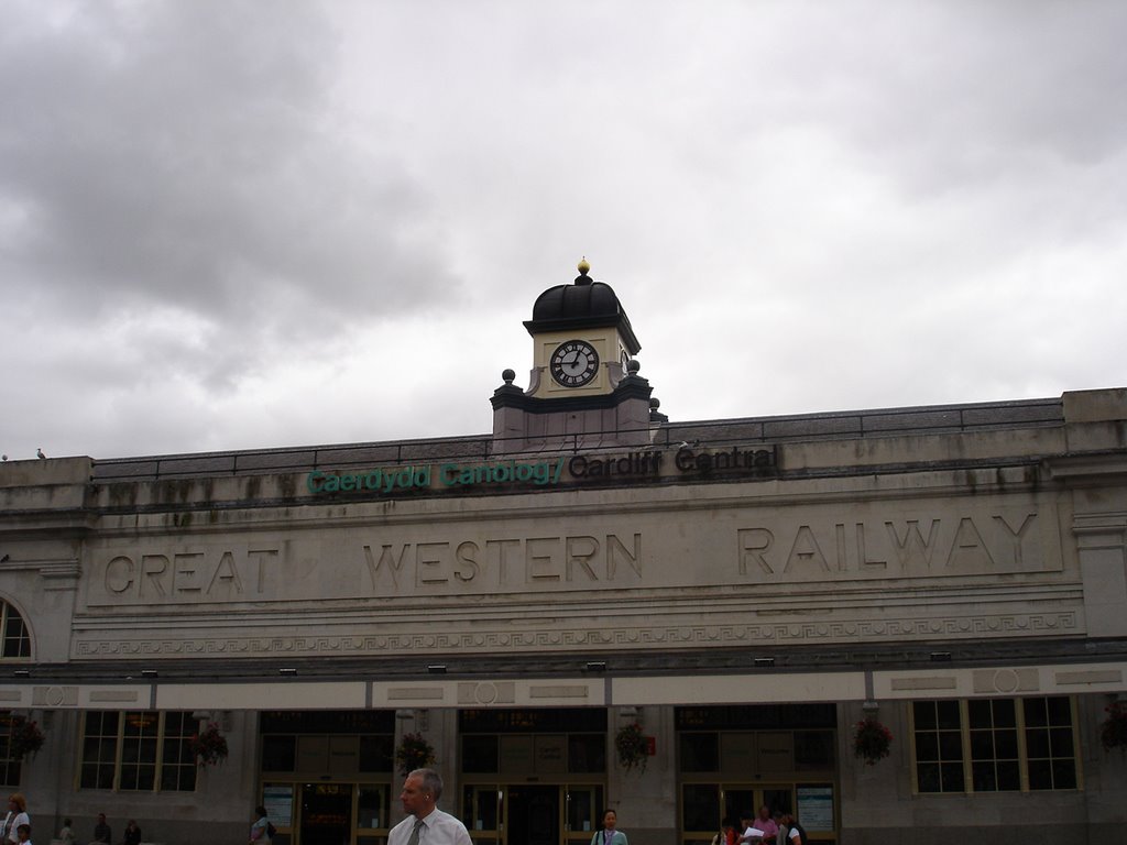 Cardiff central railway by shawnieqin