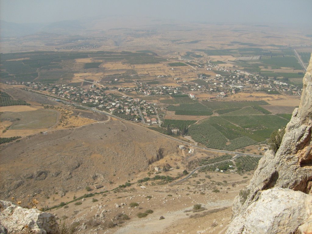 Looking down from Arbel by michael*melech