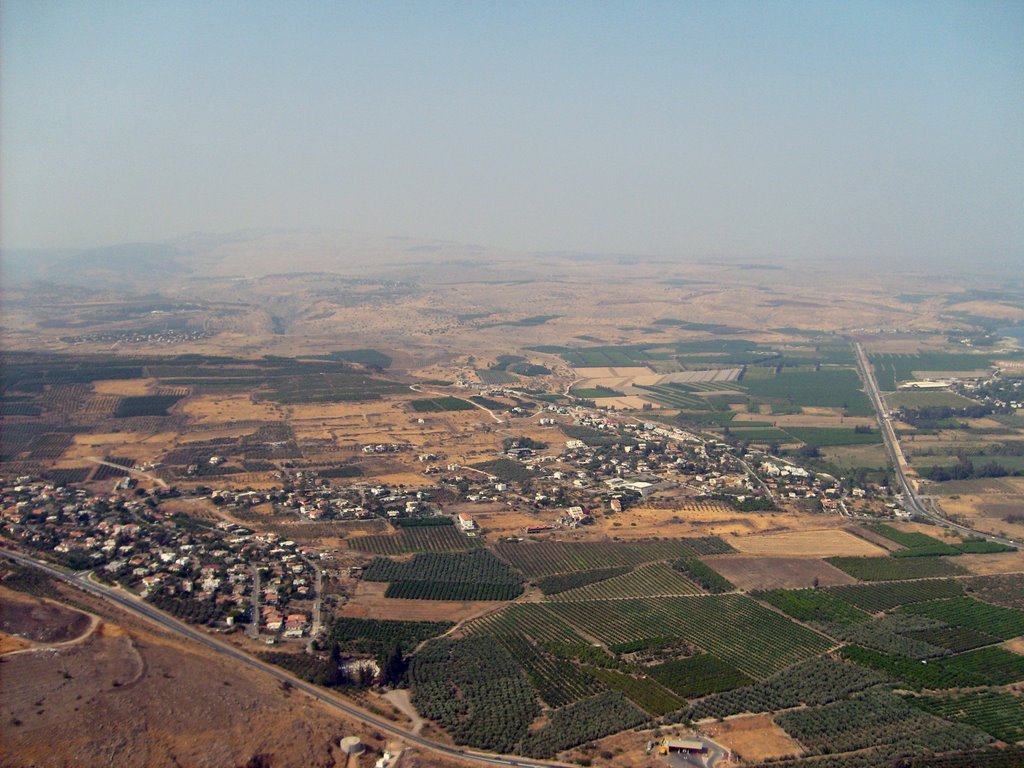 Looking down to the northshore of Kinneret by michael*melech