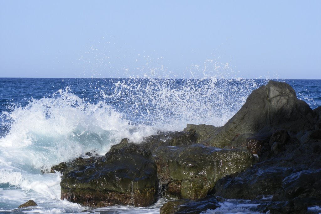 Playa De Los Muertos-Roca by Laiola