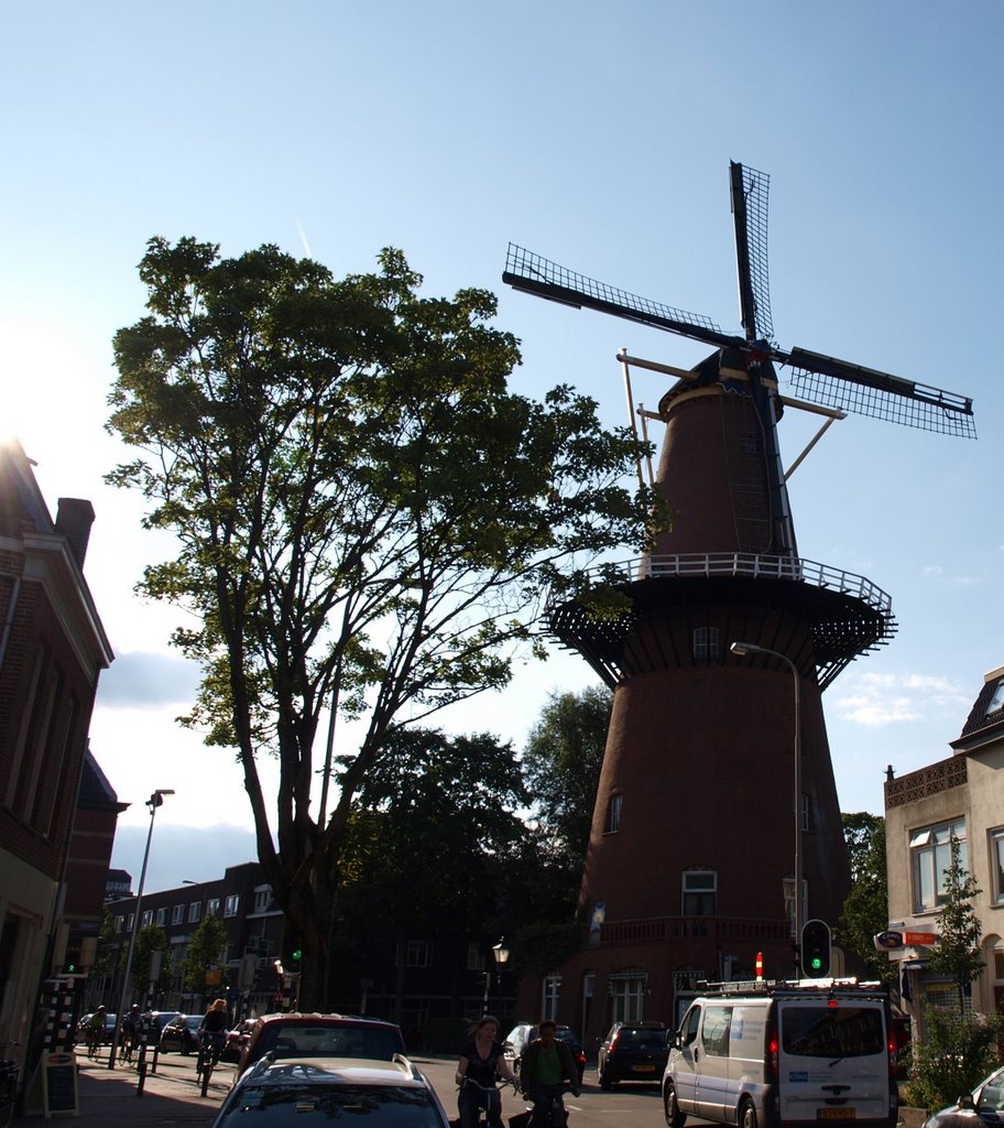 Molen "Rijn en Zon" aan de Adelaarstraat by ednl