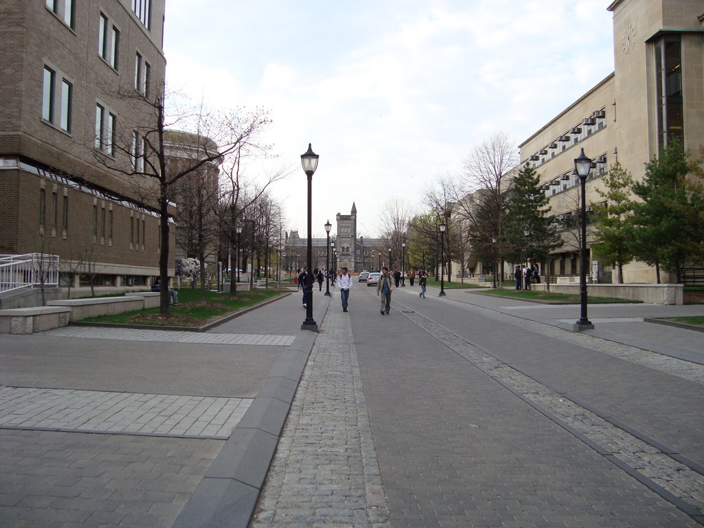 University of Toronto (College St & King's College Rd) by Edward Mtz.