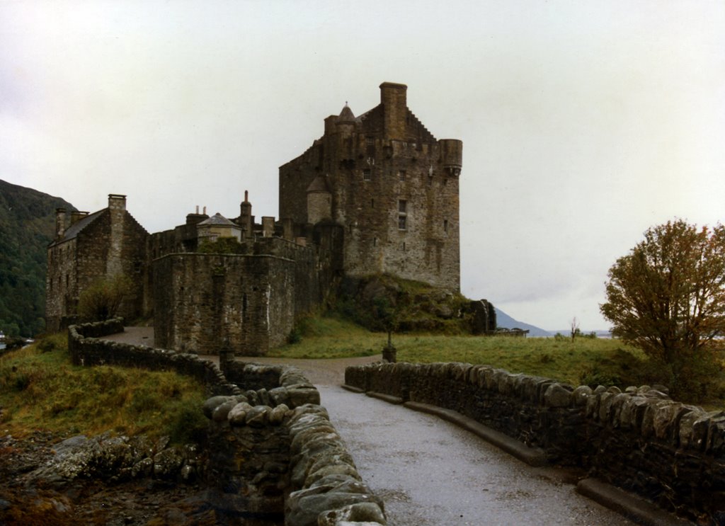 Eilean Donan by steve griff