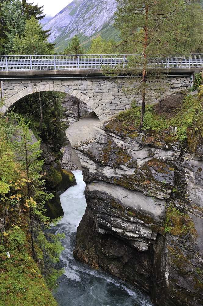 Gudbrandsjuvet falls by Viktor Németh