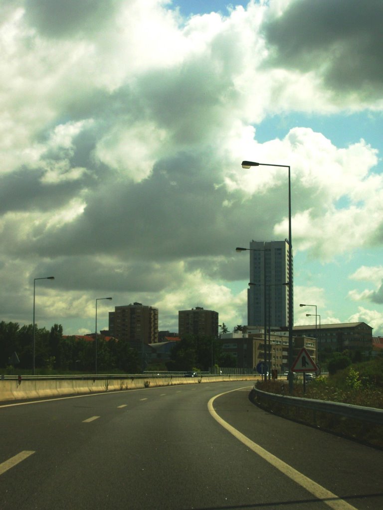 Avenida dos Descobrimentos by Pedro Sá