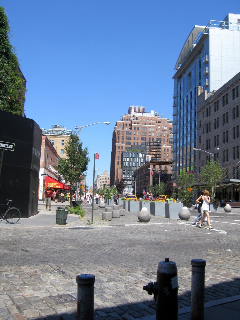 Lunch break at Meatpacking District by Brit38