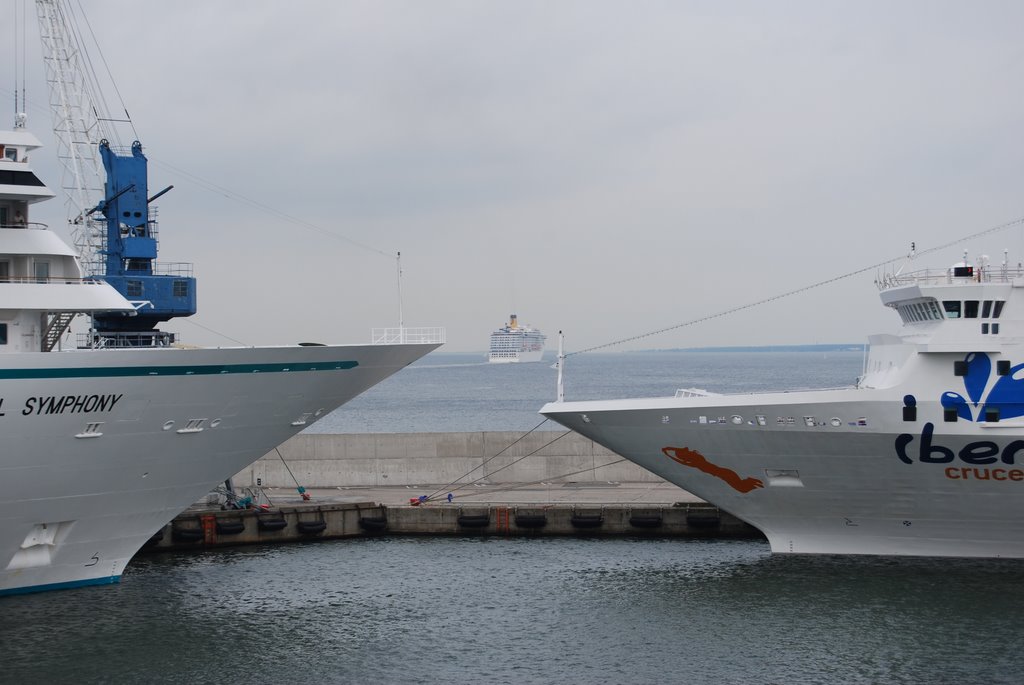 Crystal Symphony, Costa Atlantica & Grand Voyager in Tallinn by Carsten Wagner