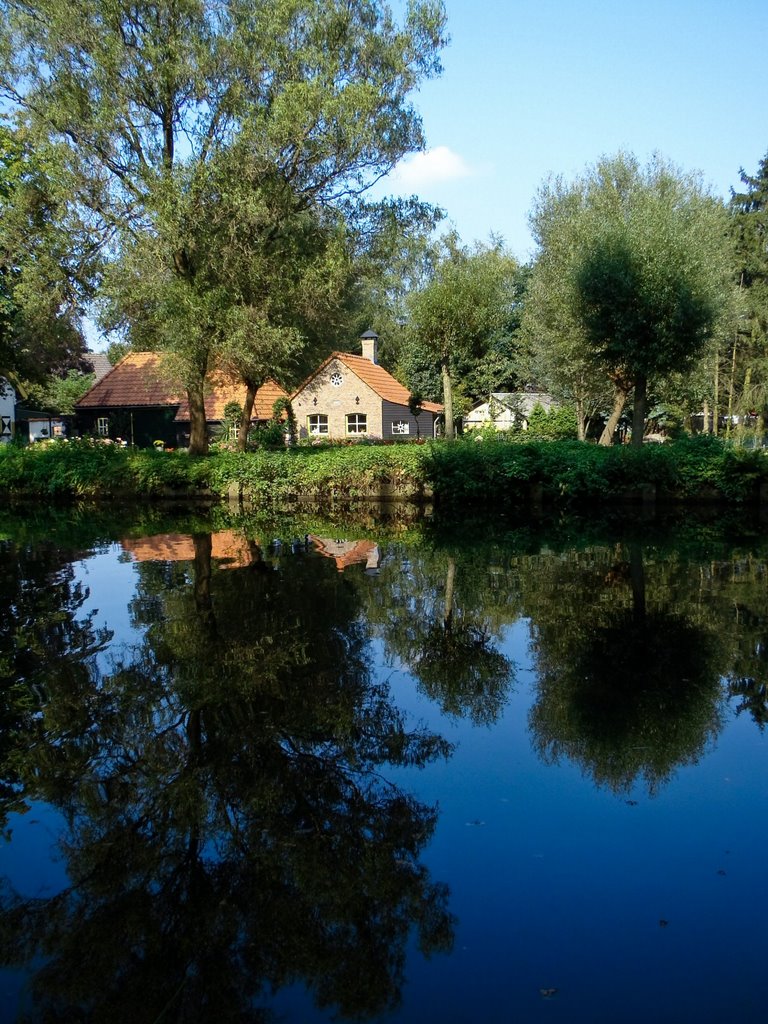 Eindhovens Kanaal, Goorsebaan, Helmond, gezien vanaf Lungendonksebaan, Mierlo by mzw a.k.a. uaf